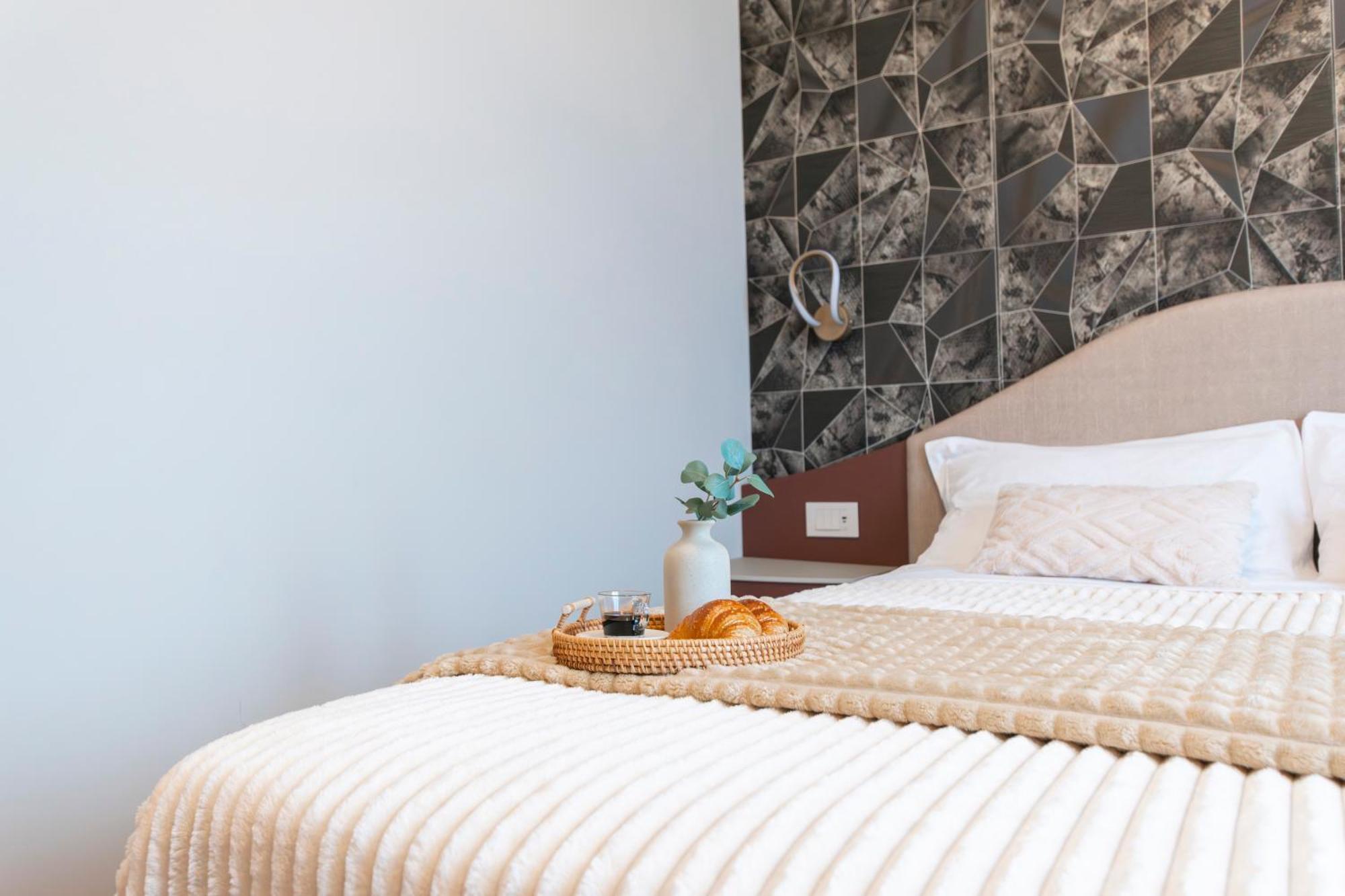 Apartment Miki - Sammartini 33 Милано Екстериор снимка