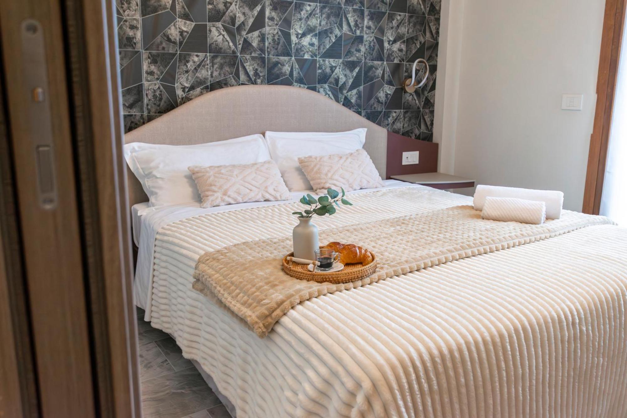 Apartment Miki - Sammartini 33 Милано Екстериор снимка